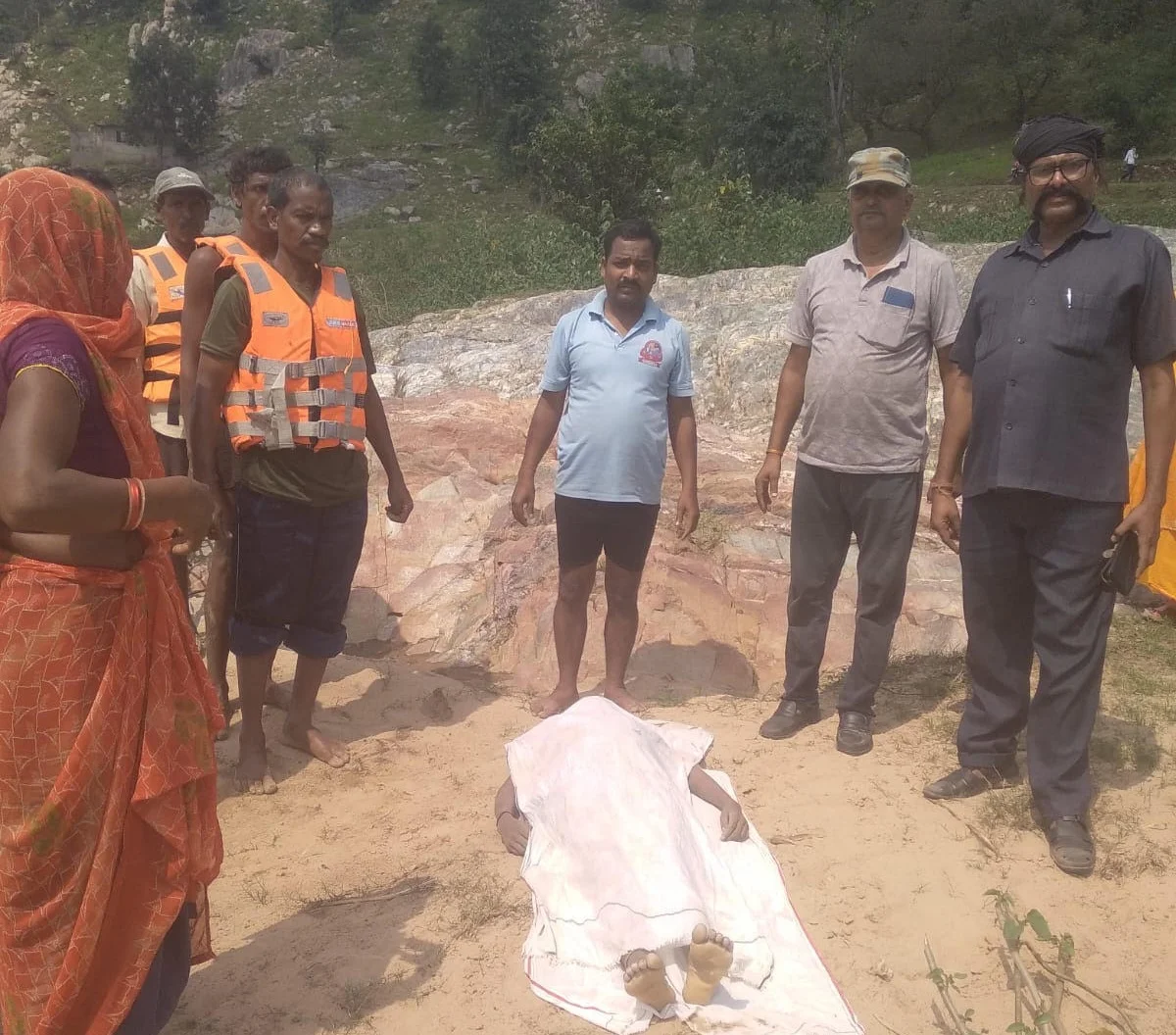 SINGRAULI - गोपद नदी में मिला मासूम का शव