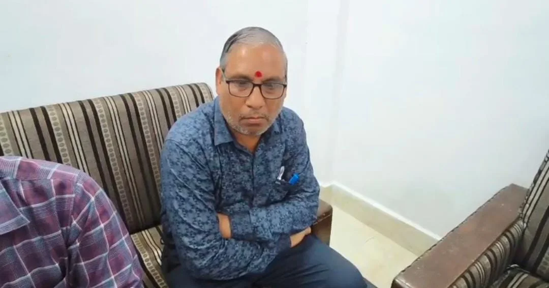 SINGRAULI - सिंगरौली में 4 हजार की रिश्वत लेते सिंचाई विभाग का 'बड़ा बाबू' रंगे हाथों गिरफ्तार