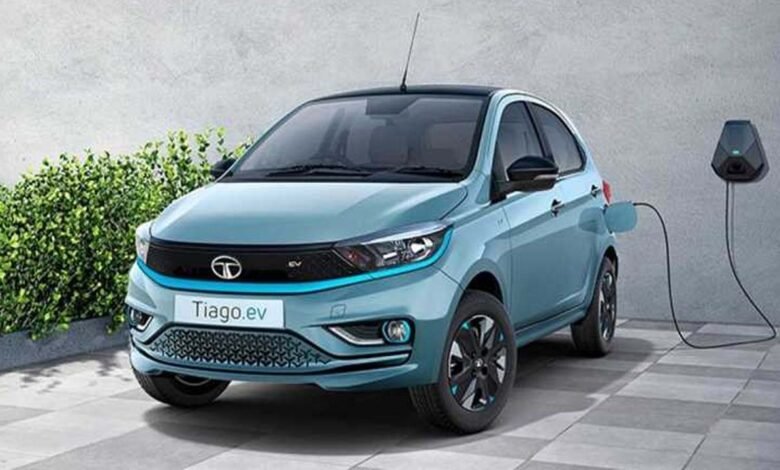 Tata Tiago Electric Car : सिर्फ 1 घंटे में चार्ज होगी ये इलेक्ट्रिक कार, चलेगी 315KM जानिए कीमत