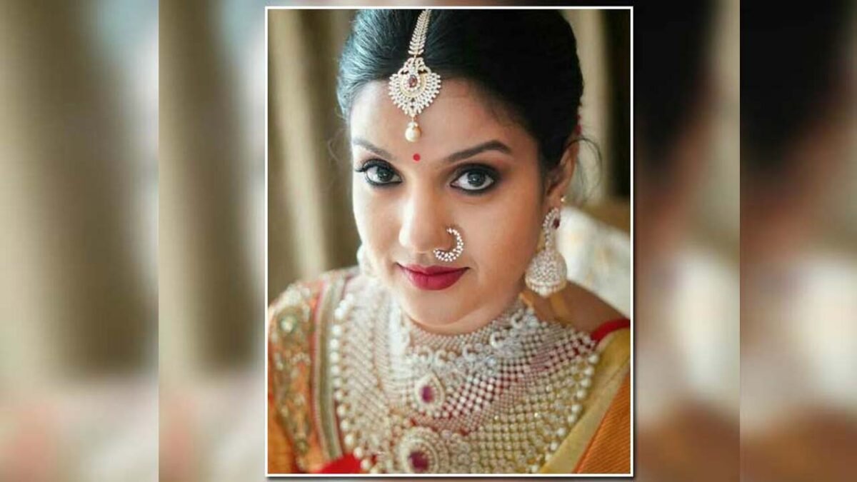 Wearing a nose ring : हिंदू धर्म के महिलाएं अपने नाख में नथ क्यों पहनती है और कुछ खास कारण जानिए