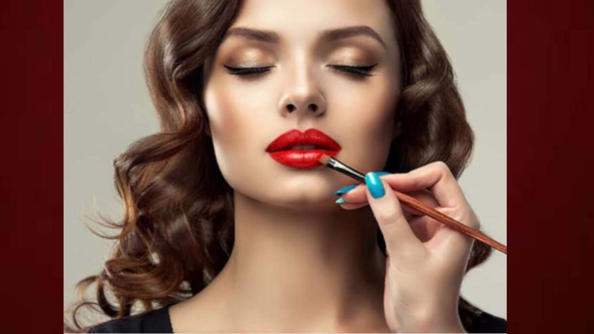 Glossy lipstick : लिपस्टिक के रंग पानी से भी नहीं पड़ेगा फीका, अब ग्लॉसी लिपस्टिक ट्राई करें