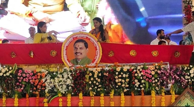 सिंगरौली पहुचे CM Dr Mohan Yadav, बधवाई 101 फीट की राखी