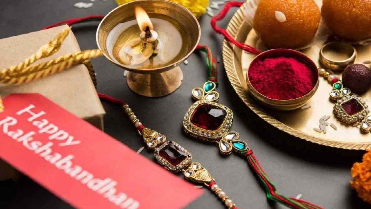 Raksha Bandhan 2024 : रक्षाबंधन पर करें ये 10 उपाय, खुल जाएंगे भाई के लिए तरक्की के रास्ते