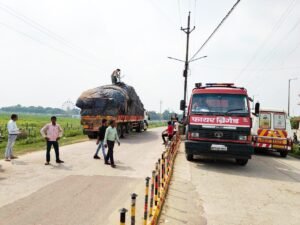 SINGRAULI NEWS - बिलौंजी रास्ते में साइकिल से लदे ट्रक में लगी आग, साइकिल लोडकर जयंत जा रहा था ट्रक, फायर ब्रिगेड ने पाया काबू