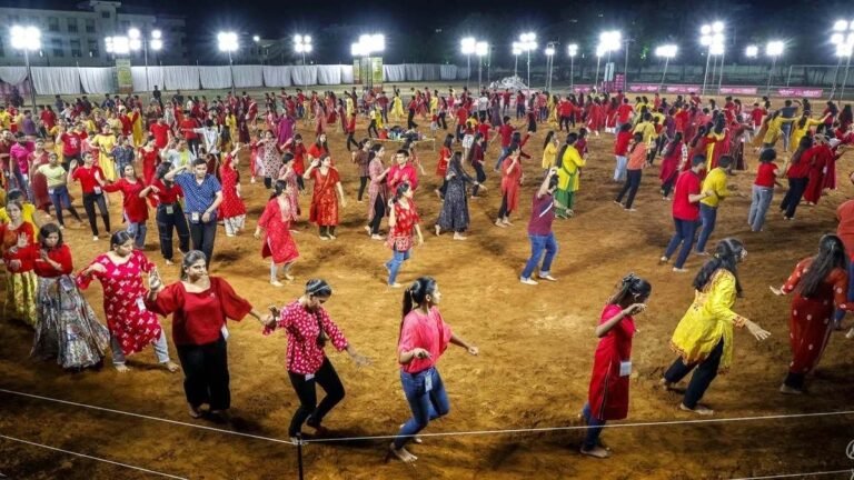 गरबा महोत्सव में डांडिया खेल रहे मुस्लिम युवक की बेरहमी से की पिटाई