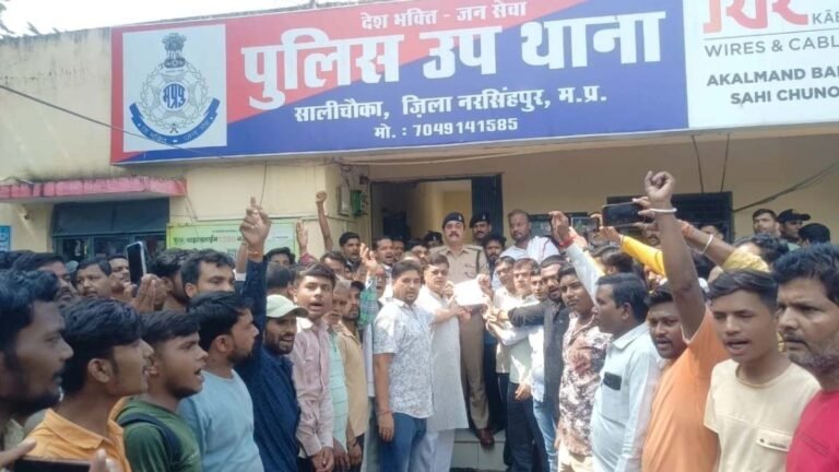 गौ हत्या के विरोध में सड़कों पर हिंदू समाज