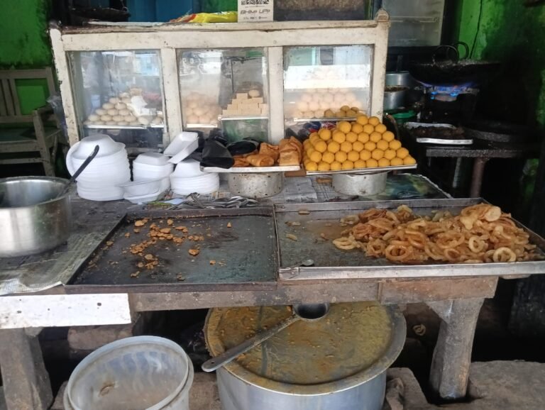 दिवाली को लेकर SINGRAULI के होटलों में खपाने लगे नकली खोवे