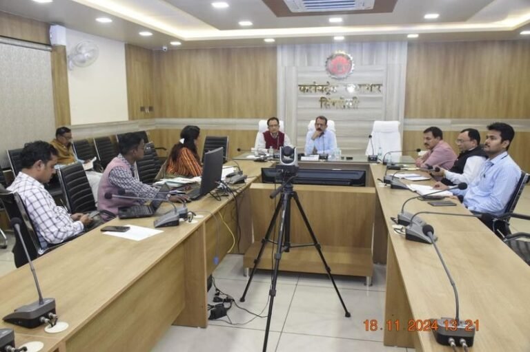 SINGRAULI - सभी संकुल की शासकीय विद्यालय निर्धारित समय पर खुलेः-कलेक्टर