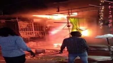 MP के इस सुपर मार्केट में लगी आग, 12 फायर ब्रिगेड से आग पर पाया काबू 5 MP के इस सुपर मार्केट में लगी आग