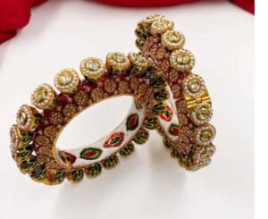 Designer Bangles : डिज़ाइनर चूड़ियों को ऐसे करे कैरी , दिखेंगी खूबसूरत