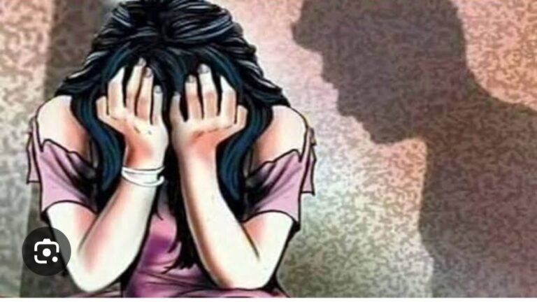 टीचर ने मासूम के साथ की छेड़खानी