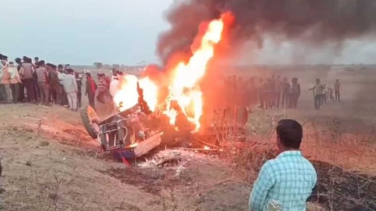 NH 39 पर टला बड़ा हादसा, फोरलेन पर चलते टेक्टर की ट्राली में लगी आग, दहेज़ का सामान हुआ खाक