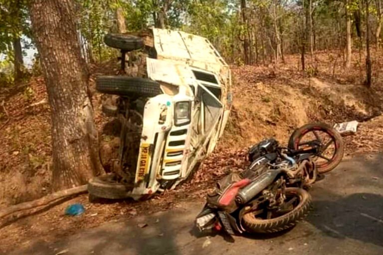 शहडोल में बारातियों से भरी पिकअप पलटने चार लोगों की मौत, 20 घायल