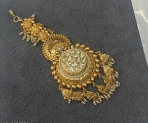 Gold maang tikka design: खूबसूरत गोल्ड मांग टीका डिज़ाइन देखे 3 Gold maang tikka design: खूबसूरत गोल्ड मांग टीका डिज़ाइन देखे