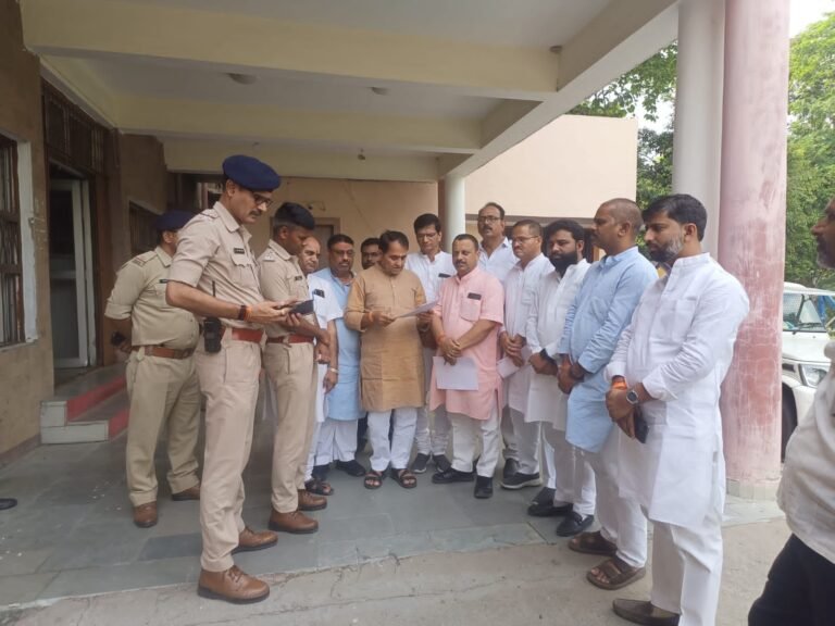 SINGRAULI - जिला कांग्रेस कमेटी सिंगरौली ग्रामीण एवं शहर के संयुक्त तत्वाधान मे विभिन्न स्थानीय मुद्दों को लेकर जिला कलेक्टर सिंगरौली एवं पुलिस अधीक्षक सिंगरौली के नाम ज्ञापन प्रस्तुत कर उचित, वैधानिक कार्यवाही की मांग की गई