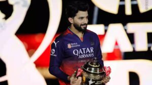 RCB ने जीता पहला आईपीएल खिताब, खिलाड़ियों ने मनाया जबरदस्त जश्न 1 RCB ने जीता पहला आईपीएल खिताब, खिलाड़ियों ने मनाया जबरदस्त जश्न