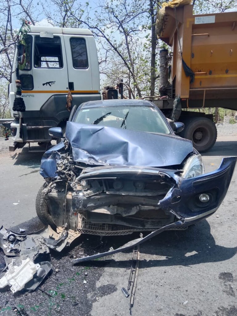 Sidhi News- छुहिया घाटी में दर्दनाक हादसा तेज रफ्तार ट्रक ने कार को मारी टक्कर, दो गंभीर घायल – कार के उड़े परखच्चे