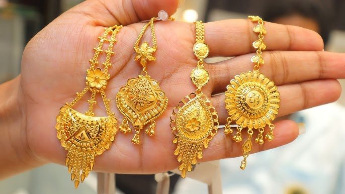 Gold Maang Tikka Design: ये गोल्ड मांग टीका बहुत खूबसूरत लगेंगे, देखें कलेक्शन