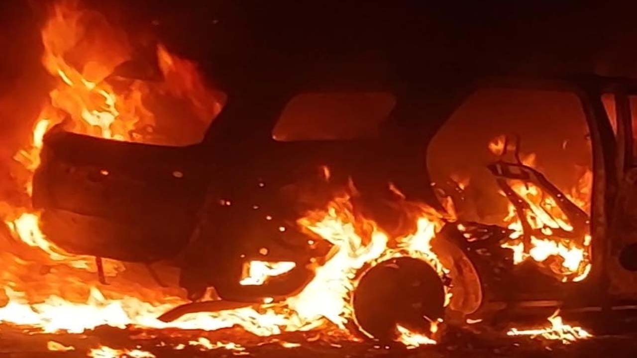 MP NEWS - 32 बाइक और दो स्कॉर्पियो वाहन जलकर राख