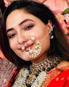 Gold Nath Design: ये गोल्ड नथ ट्रेंड में हैं, दुल्हन की खूबसूरती में चार चांद लगा देंगी