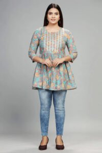 Short kurti designs: मॉडर्न लुक देंगे ये शॉर्ट कुर्ती डिज़ाइन 5 Short kurti designs: मॉडर्न लुक देंगे ये शॉर्ट कुर्ती डिज़ाइन