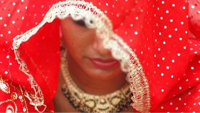 Dhar News : जुए में सब कुछ हार गया पति, जब कुछ नहीं बचा तो पत्नी को लगा दिया दांव पर, फिर दोस्तों ने मिलकर महिला के साथ किया ये काम