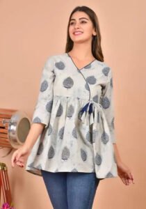 Short kurti designs: मॉडर्न लुक देंगे ये शॉर्ट कुर्ती डिज़ाइन 2 Short kurti designs: मॉडर्न लुक देंगे ये शॉर्ट कुर्ती डिज़ाइन