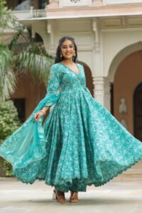 बेहद खूबसूरत Floral Print kurti के लेटेस्ट डिज़ाइन देखे