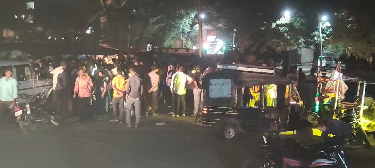 Singrauli - बस चालक ने बाइक सवार को कुचला, मौत के बाद शुरू हुआ हंगामा