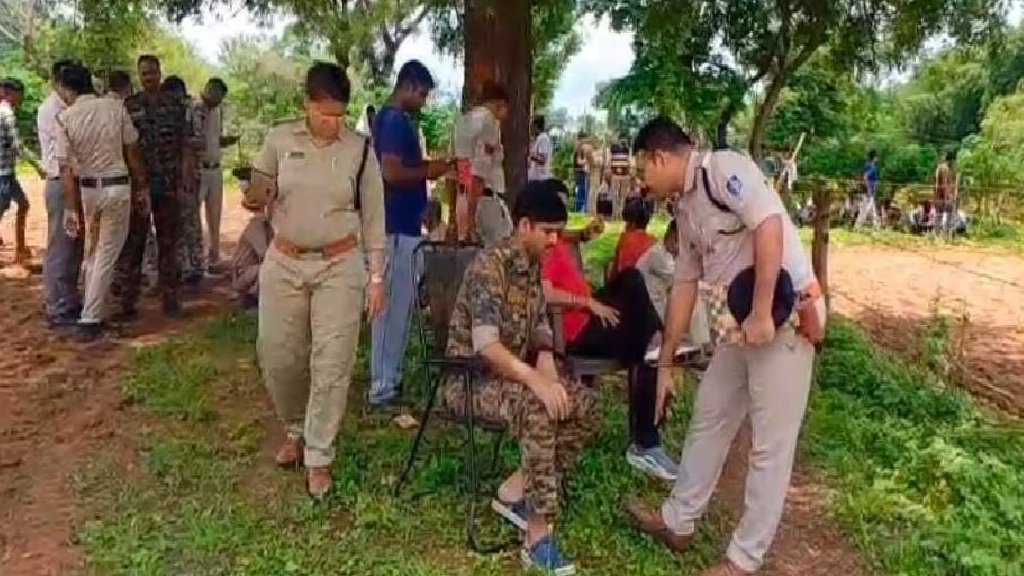 नरबलि..चबूतरे पर मिला कटा सिर, झंडा और नारियल