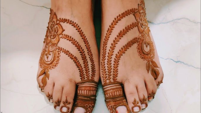 Easy Mehndi Design: सावन में पैरों पर मेहंदी का यह नया डिज़ाइन लगाने से आप अप्सरा जैसी दिखेंगी