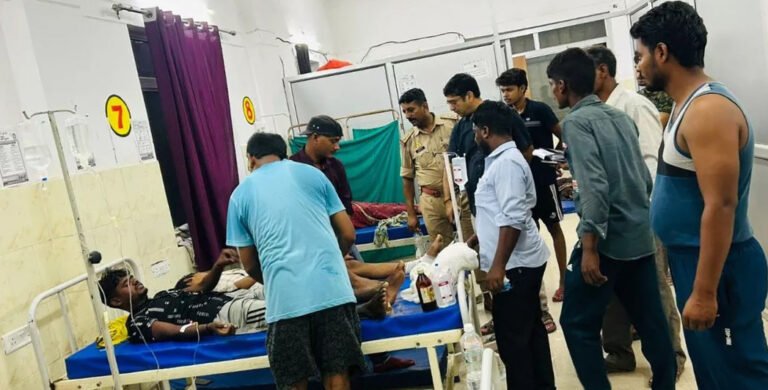 औसानेश्वर मंदिर में हादसा, करंट फैलने से मची भगदड़ में 2 की मौत और 37 घायल