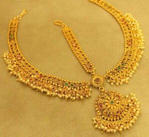 Gold maang tikka design : सोने के मांग टीके के ये डिज़ाइन आपको देंगे रॉयल लुक