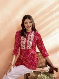 Bandhani Print Kurti : खूबसूरत लुक के लिए पहनें बांधनी प्रिंट की कुर्ती, देखें डिज़ाइन
