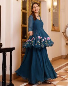 Fancy Suit Design: सावन में पहनें फ्लोरल प्रिंट वाले फैंसी सूट डिज़ाइन, देखे कलेक्शन