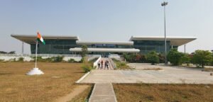 Khajuraho Airport को प्रथम स्थान प्राप्त हुआ, तीसरी बार मध्यप्रदेश में शीर्ष स्थान पर रहा 2 Khajuraho Airport को देश में प्रथम स्थान प्राप्त हुआ तथा यह लगातार तीसरी बार मध्यप्रदेश में शीर्ष स्थान पर रहा