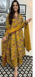 Fancy Suit Design: सावन में पहनें फ्लोरल प्रिंट वाले फैंसी सूट डिज़ाइन, देखे कलेक्शन