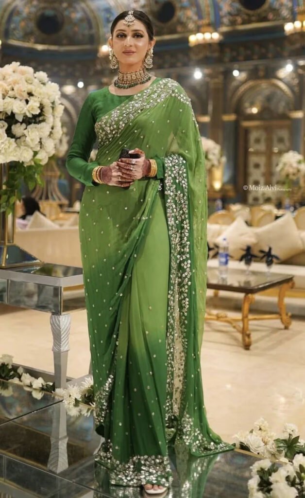 Sawan Jewellery Set - सावन मास के लिए ये ज्वेलरी सेट हैं बेस्ट, एक-एक करके देखें डिज़ाइन 4 Sawan Jewellery Set - सावन मास के लिए ये ज्वेलरी सेट हैं बेस्ट, एक-एक करके देखें डिज़ाइन