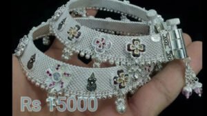 Silver Payal Design: खूबसूरत और रंग-बिरंगी मीना सिल्वर पायल डिज़ाइन देखें,आपके लुक को रॉयल बना देंगी 3 Silver Payal Design: खूबसूरत और रंग-बिरंगी मीना सिल्वर पायल डिज़ाइन देखें,आपके लुक को रॉयल बना देंगी