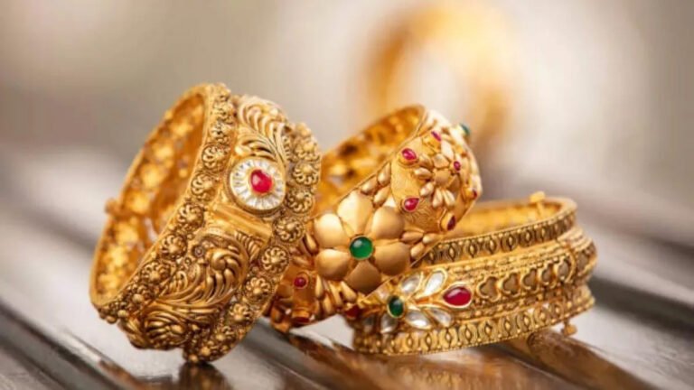 Gold Price Today : सोने और चांदी की कीमतों में गिरावट, देखे आज का भाव