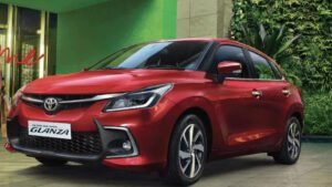 Toyota Glanza: प्रीमियम हैचबैक में CNG के साथ 30.61km/kg का माइलेज, कीमत ₹6.90 से शुरू