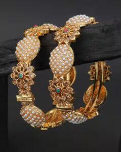 Bangles Designs : इन कांच की चूड़ियों के लेटेस्ट और ट्रेंडी डिज़ाइन से सजाएँ अपनी कलाइयाँ