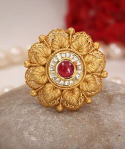 Gold Ring Design: गोल्ड रिंग के ये लेटेस्ट डिजाइंस हैं शानदार, मिलेगा स्टाइलिश लुक