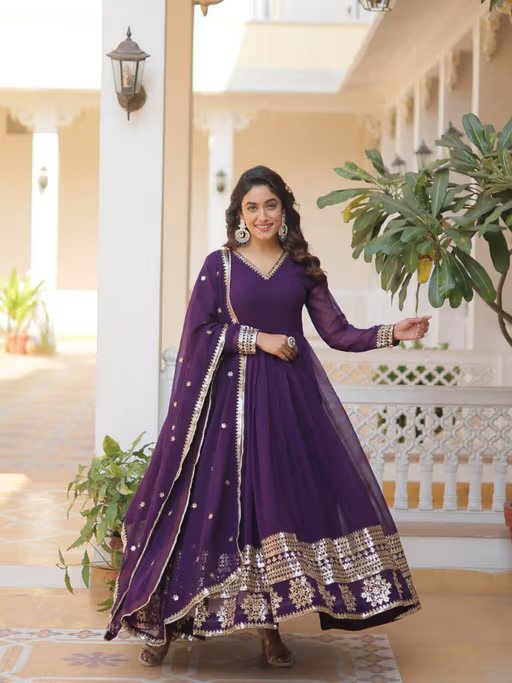 Fancy Suit Design : फैंसी कट वर्क सूट के लेटेस्ट डिज़ाइन देखे