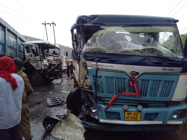 जयंत मोरवा मुख्य सड़क पर हादसा, डीजल टैंकर एवं ट्रेलर वाहन की हुई टक्कर