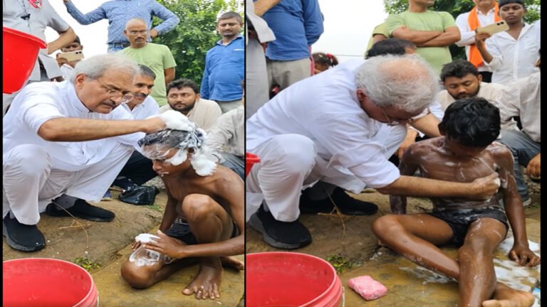 रीवा सांसद जनार्दन मिश्रा का अनोखा जनसंपर्क : गांव में बच्चों को नहलाकर दिया स्वच्छता का संदेश