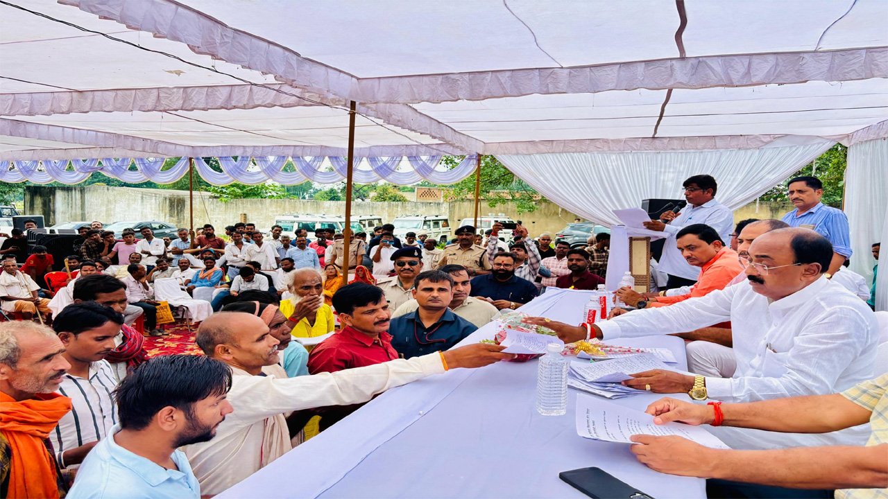 विस्थापित की जमीनों का 50 लाख रूपये प्रति हेक्टेयर से मिलेगा मुआवजा- देवसर विधायक राजेंद्र मेश्राम