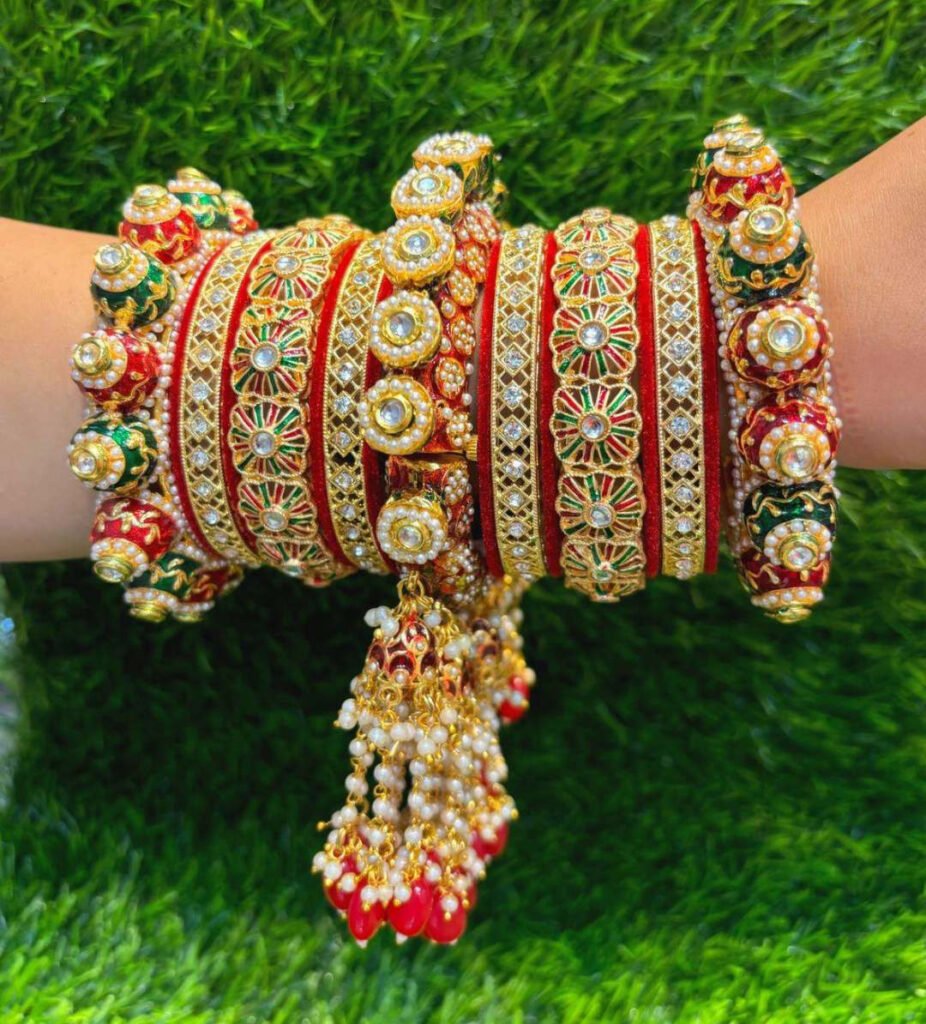 Bangle Design Pattern: दुल्हन के श्रृंगार में चार चाँद लगा देंगी ये खूबसूरत चूड़ियाँ, देखें ट्रेंडी डिज़ाइन