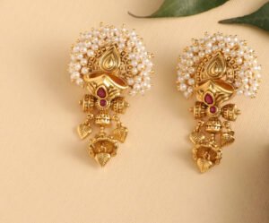 Gold Earring Design: ये गोल्ड इयररिंग्स सिंपल लुक को भी स्टाइलिश बना देंगे, देखें डिज़ाइन