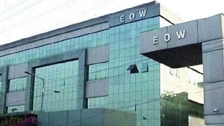 रिश्वतखोर अफसर पर गिरी ईओडब्ल्यू की गाज, 15 हजार की रकम लेते रंगे हाथ गिरफ्तार